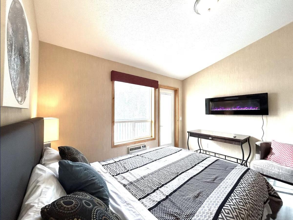 Banff Wood Lodge Канмор Экстерьер фото