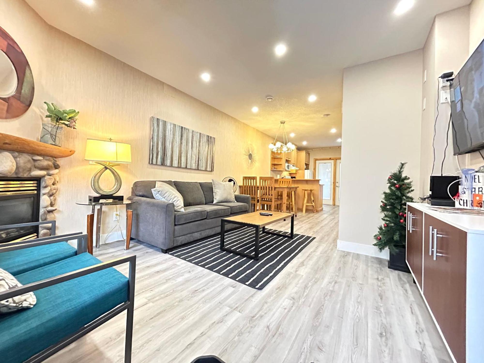 Banff Wood Lodge Канмор Экстерьер фото