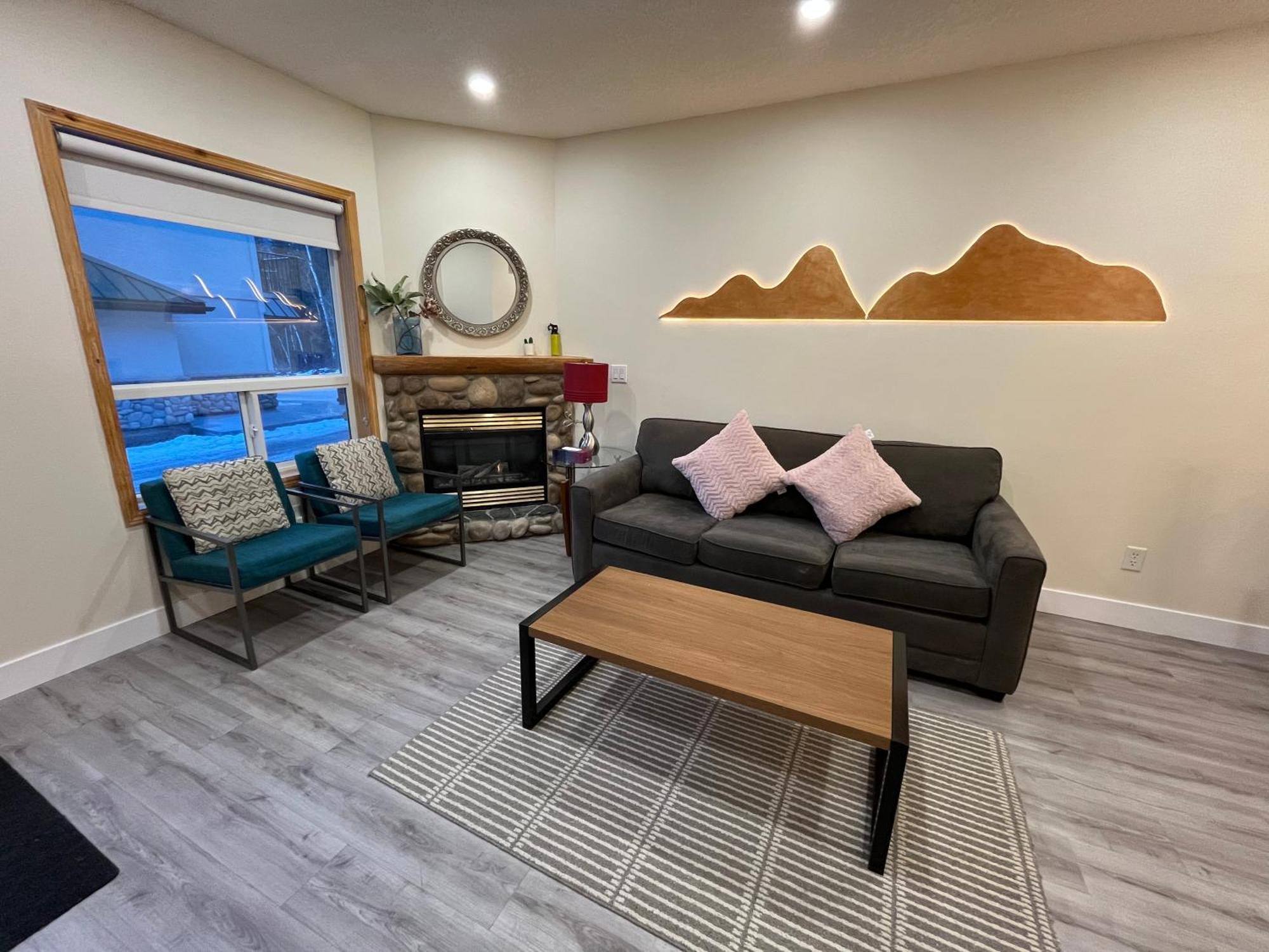 Banff Wood Lodge Канмор Экстерьер фото
