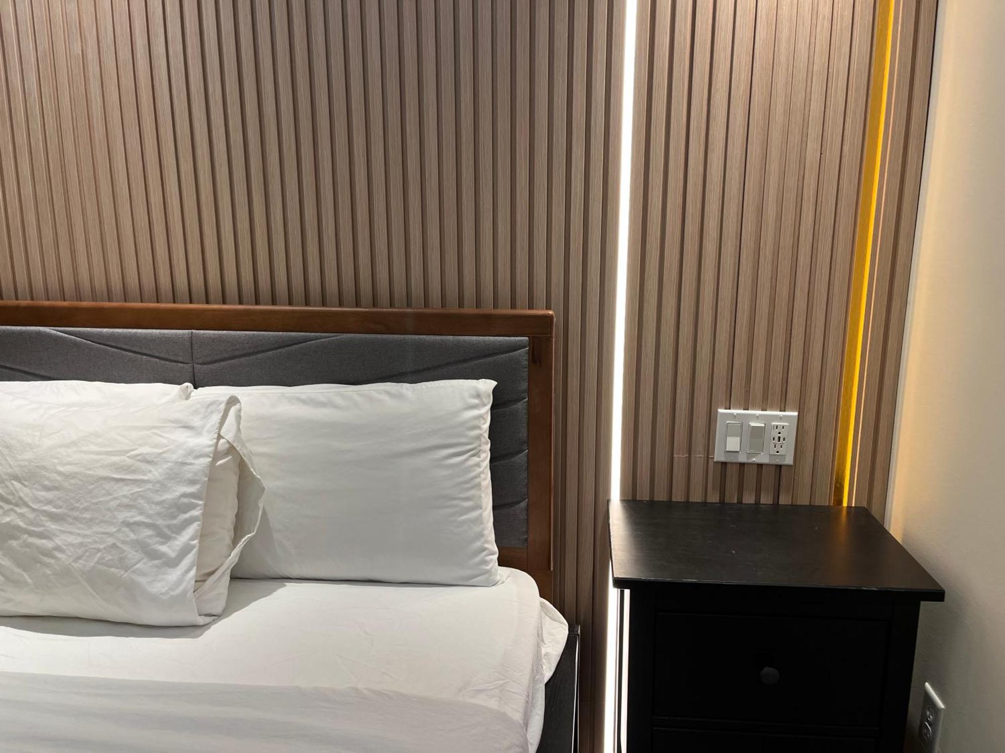 Banff Wood Lodge Канмор Экстерьер фото