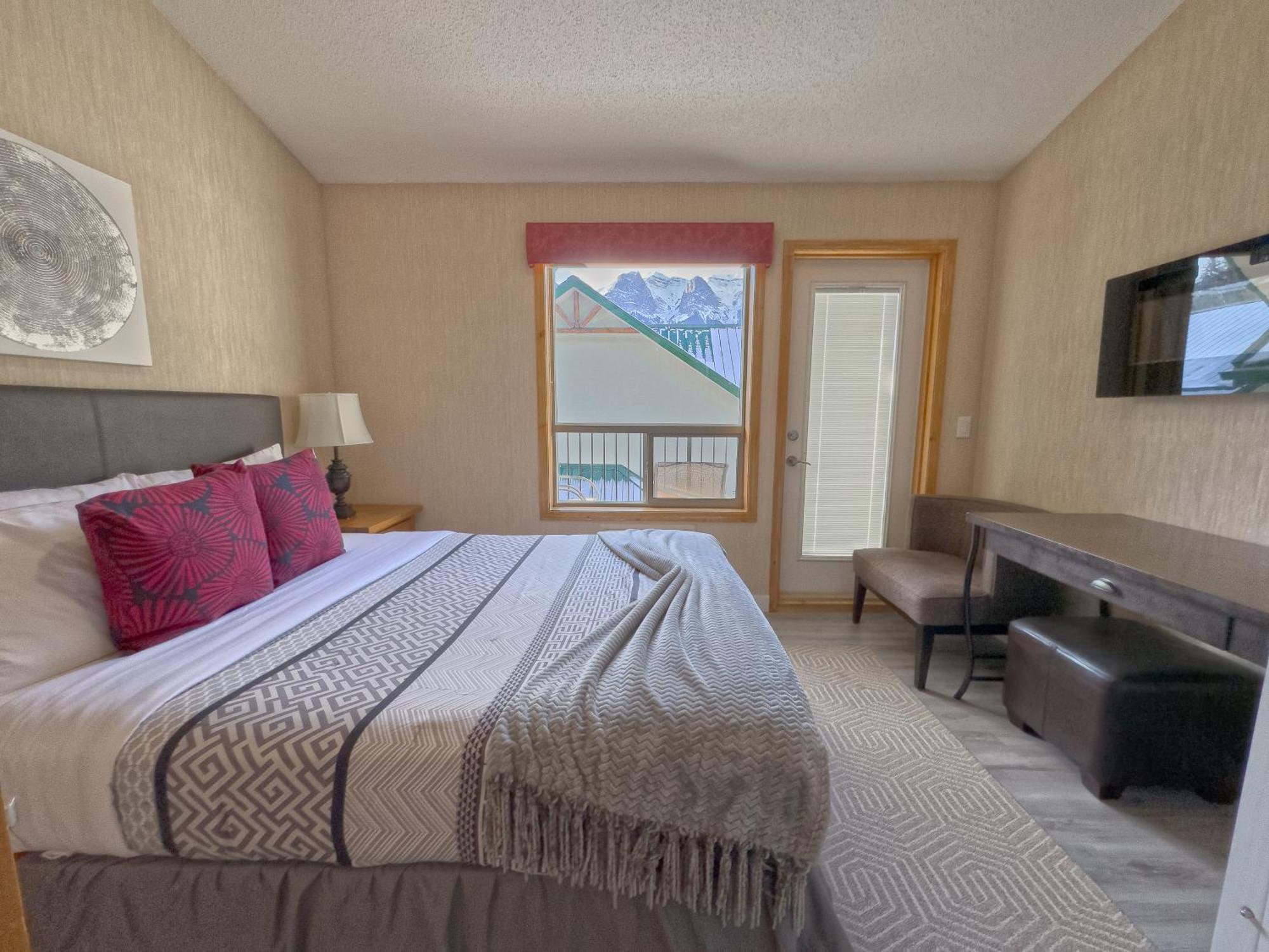 Banff Wood Lodge Канмор Экстерьер фото