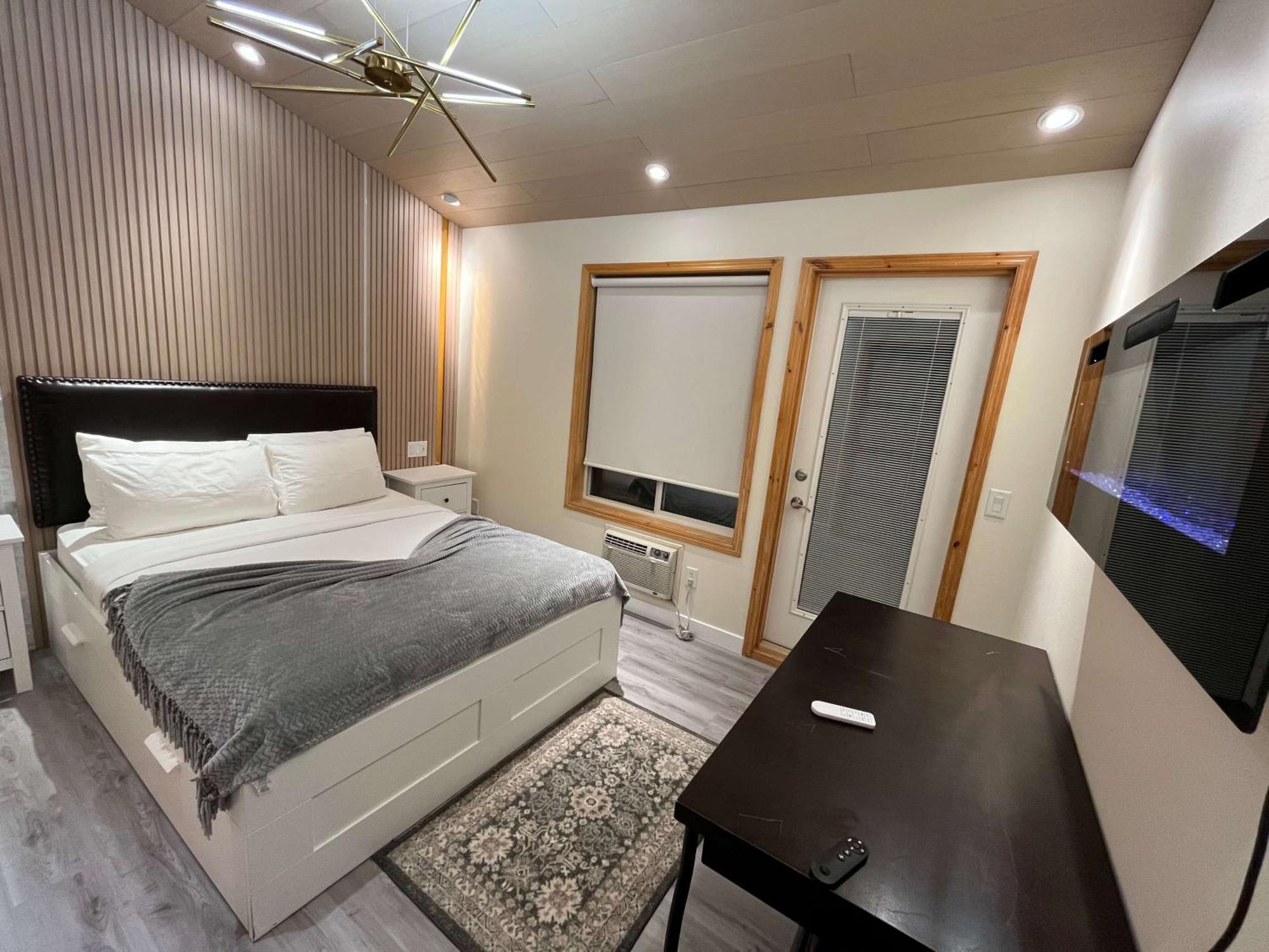 Banff Wood Lodge Канмор Экстерьер фото
